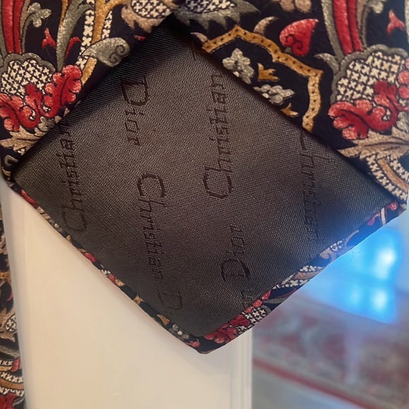 CHRISTIAN DIOR MENS PAISLEY TIE - Picture 3 of 4